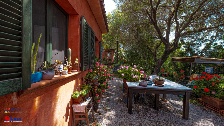 Casa indipendente con dependance e giardino – Luogosanto