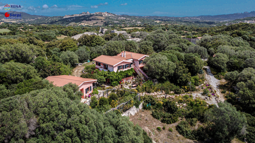 Casa indipendente con dependance e giardino – Luogosanto