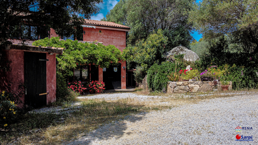Casa indipendente con dependance e giardino – Luogosanto