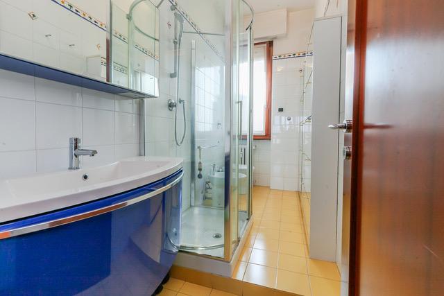 Vendesi 4 locali a Sesto San Giovanni.