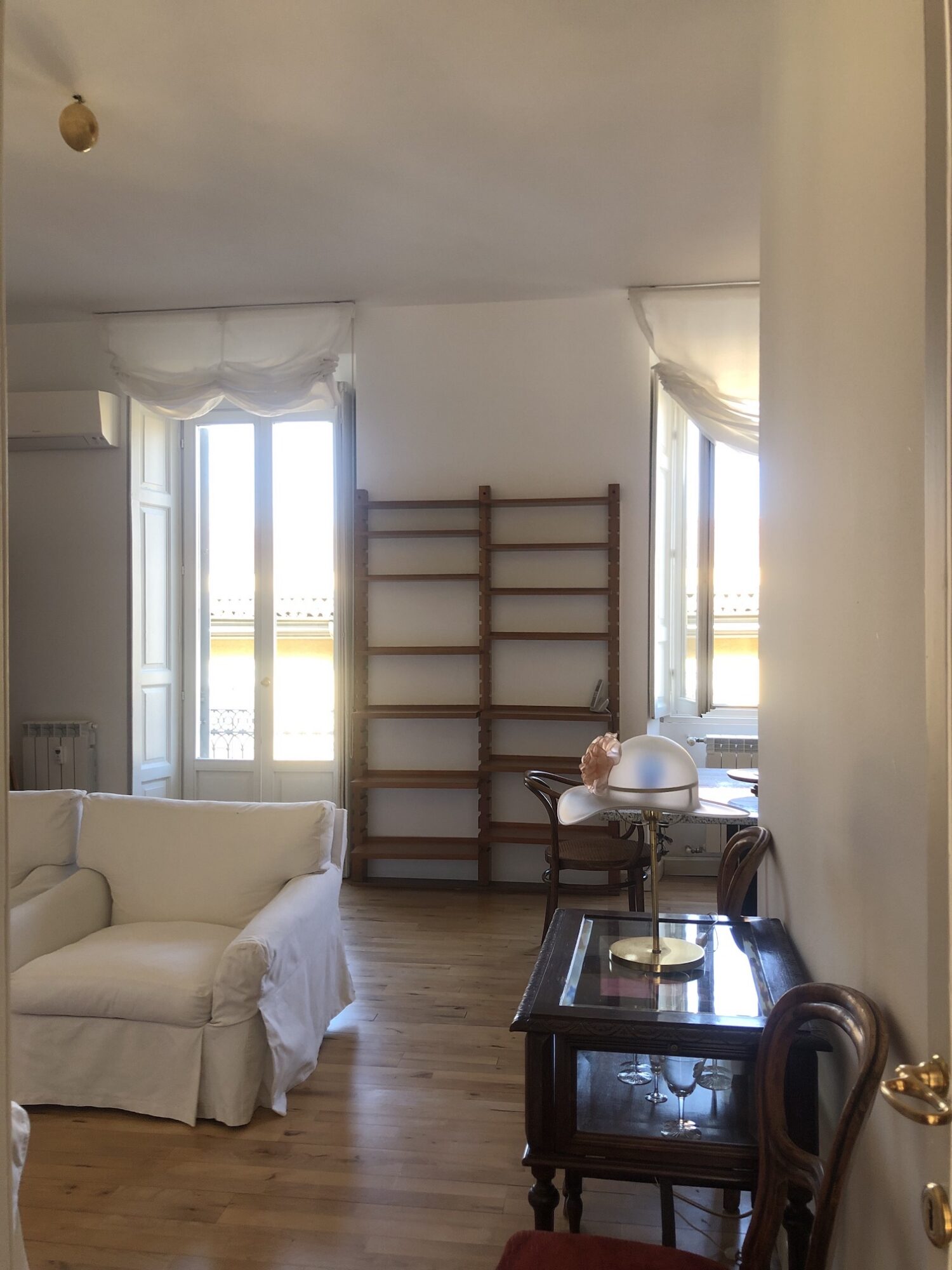 Vendesi quattro locali zona Brera, Milano.