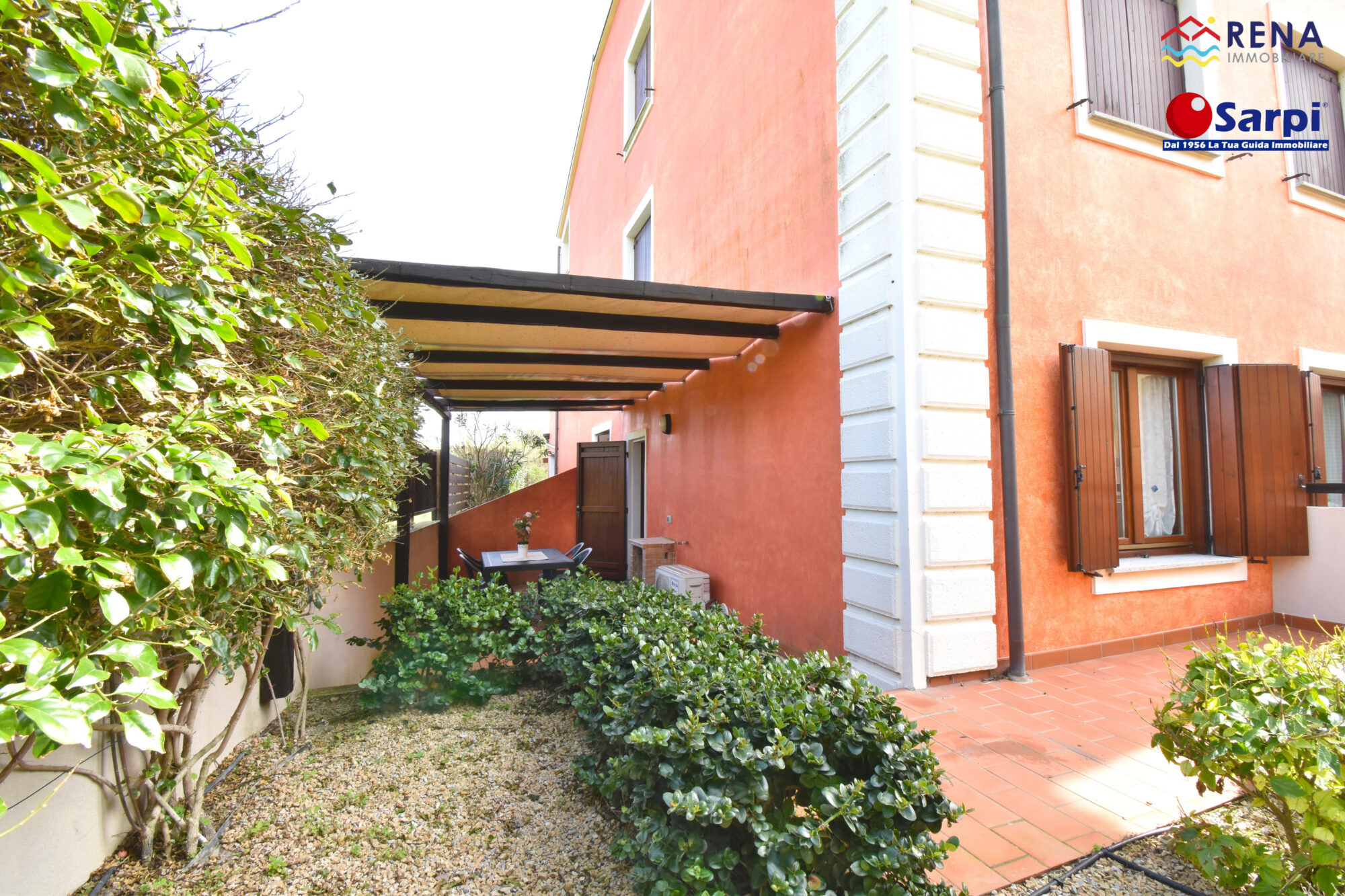 Trilocale con veranda e giardino privato – Santa Teresa Gallura