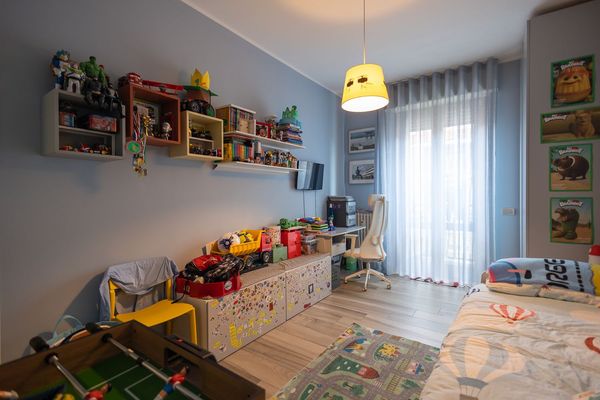 Zona Maggiolina Trilocale doppi servizi. Ristrutturato