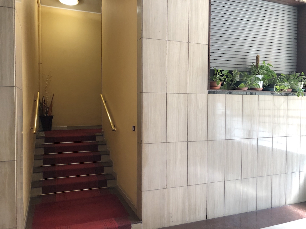 Affittasi 2 locali arredato adiacenze piazza Caneva, Milano.