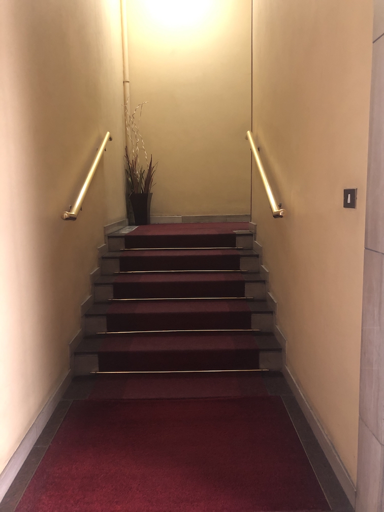 Affittasi 2 locali arredato adiacenze piazza Caneva, Milano.