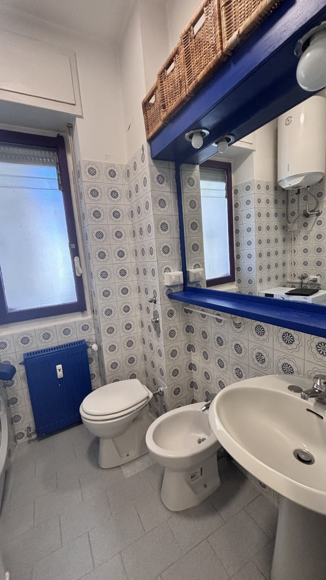 Affittasi 2 locali arredato adiacenze piazza Caneva, Milano.
