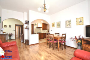 Interessante appartamento in zona centrale–...