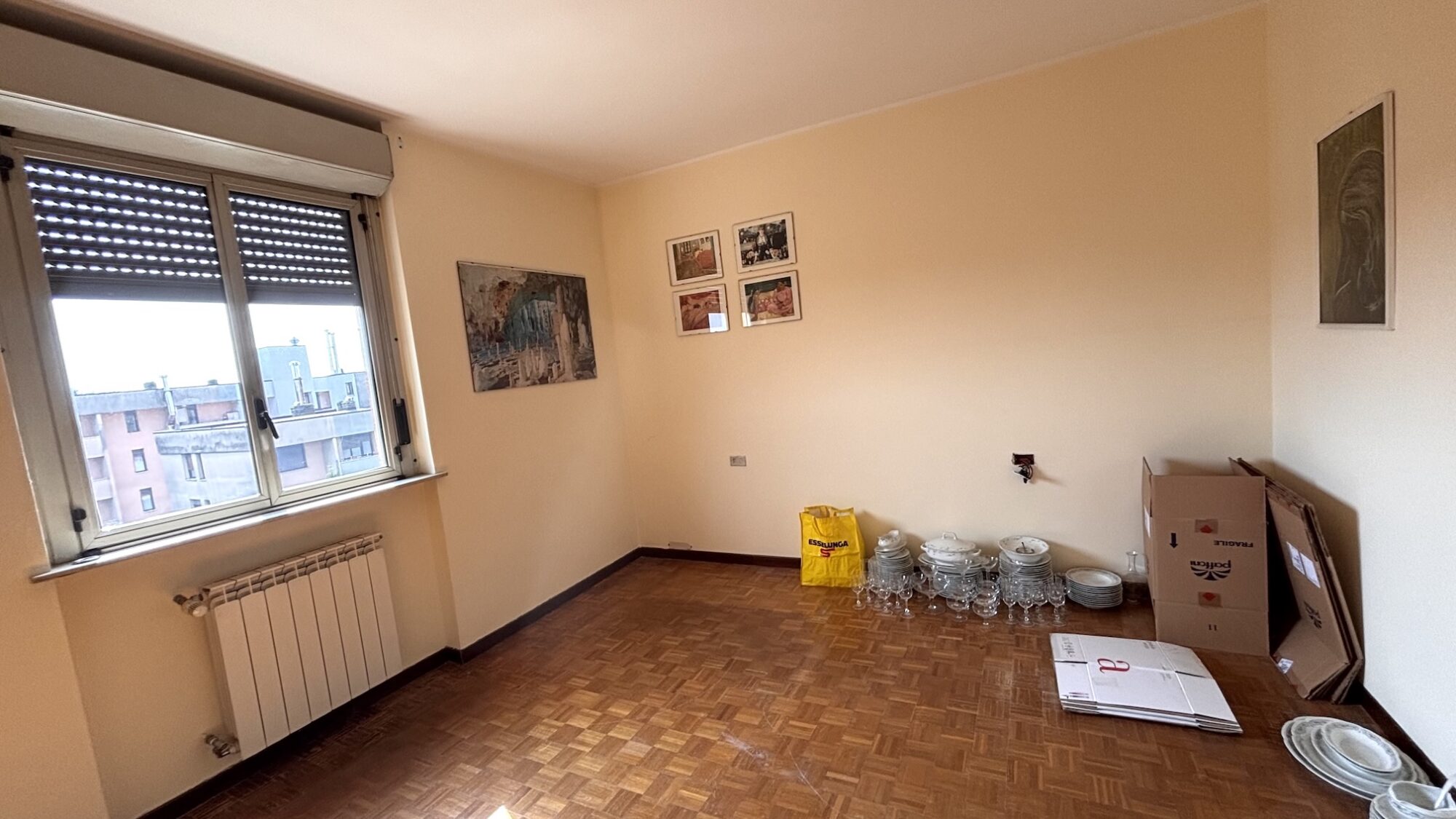 4 locali in vendita a Legnano. 4 locali in vendita a Legnano.