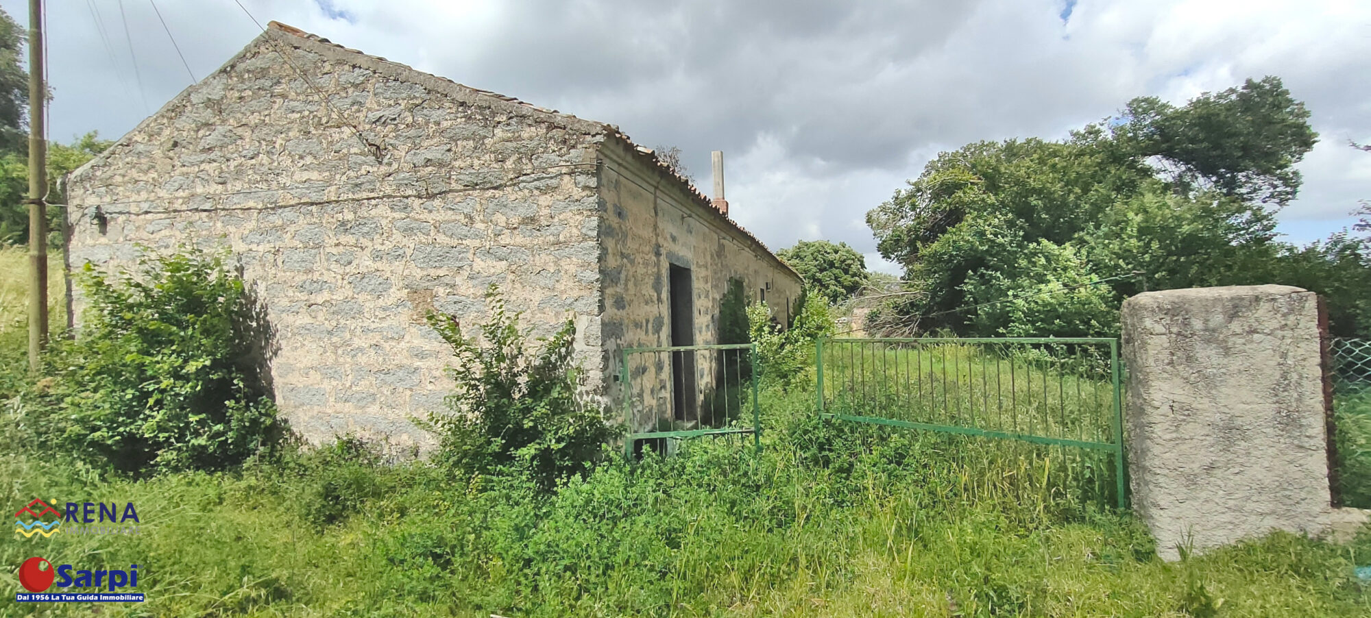 Interessante stazzo con ampio terreno – Luogosanto