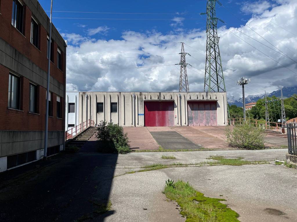 Palazzina con magazzino/parcheggio a Biella - 7