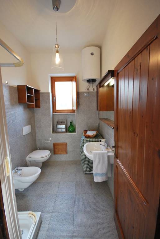 Appartamento bilocale con giardino e veranda Appartamento bilocale con giardino e veranda